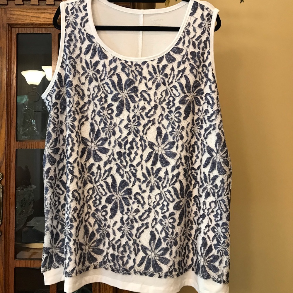 Beautiful Catherine’s top * NWT * Size 2X * 22/24W